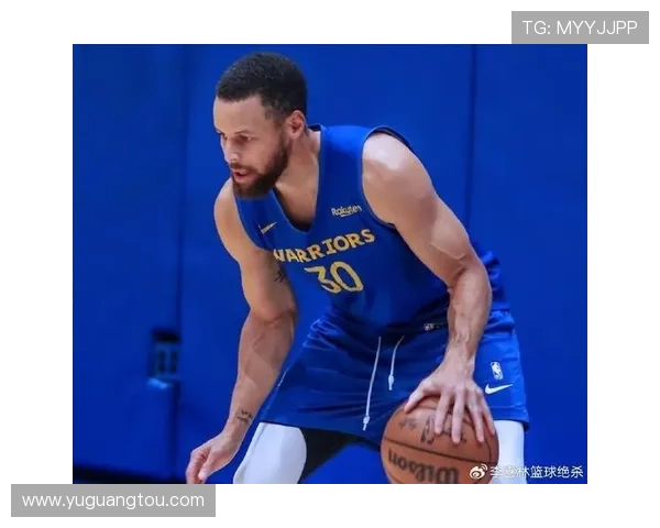 库里抛投失手 波斯特强起补篮成功帮助球队得分